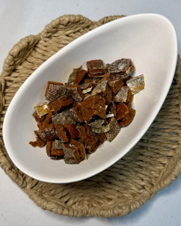 Salmon Skin Cubes 100g